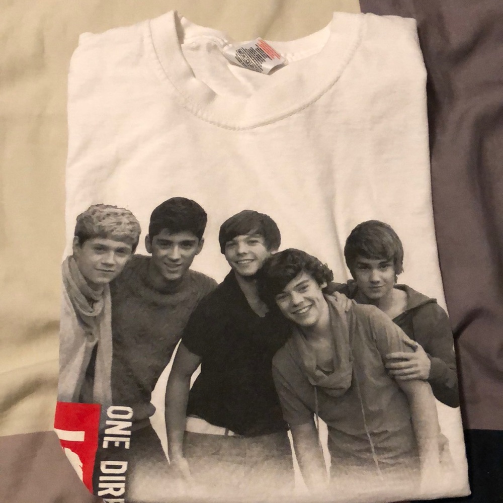 One direction shirt size small